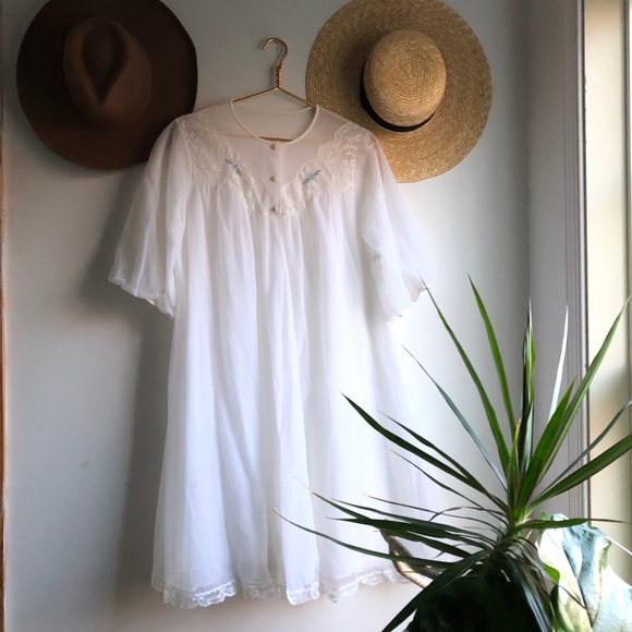 Vintage Other - True Vintage sheer balloon sleeves night gown robe